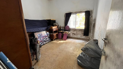 Casa En Lote Propio Con Gran Jardín (a Reciclar)