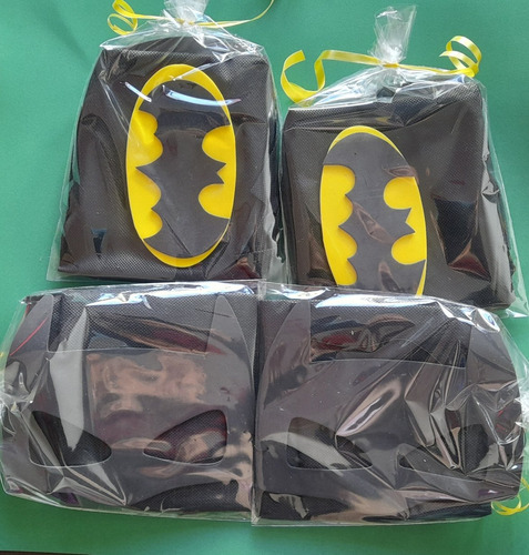 Imagen 5 de 7 de Disfraz Batman Antifaz Y Capita Goma Eva Disfraces X2