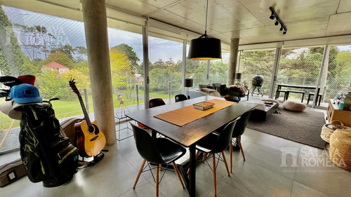 Venta: 2 Dormitorios Edificio P18 Playa Mansa Punta Del Este