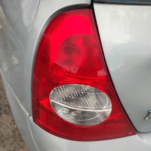 Imagem 10 de 10 de Renault Clio 2001 1.6 16v Rn 5p