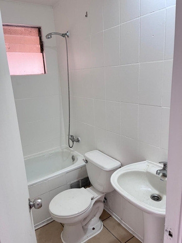 Arriendo Casa 2 Dormitorios 2 Baños , Lagunilla , Coronel