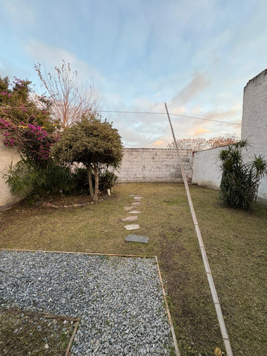 Alquiler De Casa Muy Segura A Pasos De Todos Los Servicios
