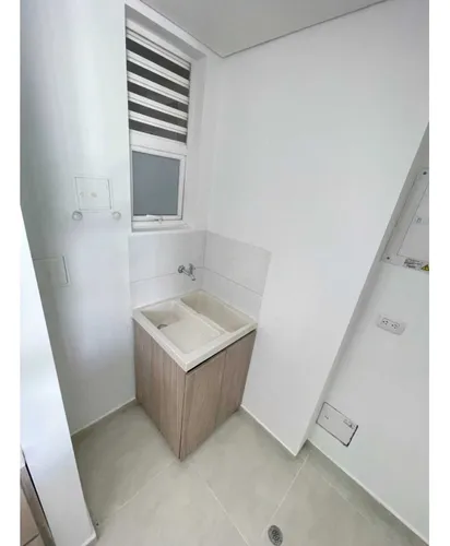 Alquilo Apartamento En C.r Portus 3.52- La Flora