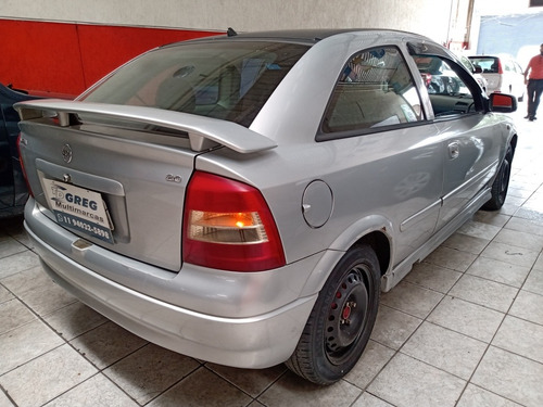 Imagem 7 de 10 de Chevrolet Astra 2002 2.0 8v Sunny 3p