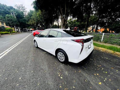 Toyota Prius 1.8 CVT