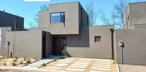 Casa Nueva En Arriendo, Condominio Colinas Verdes, Olivar