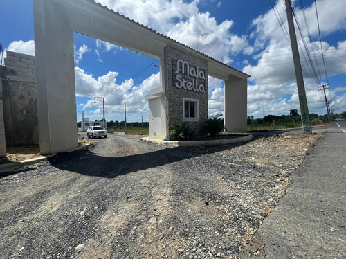 Imagen 2 de 14 de Vendo Solar Comercial De 150 A 385 Mt2 En Plena Avenida Ubicado En Residencial Privado Con Agua Luz Y Calles En Santo Domingo Norte Próximo A La Estación Del Metro Mamá Tingo, La Sirena Y El Parque P