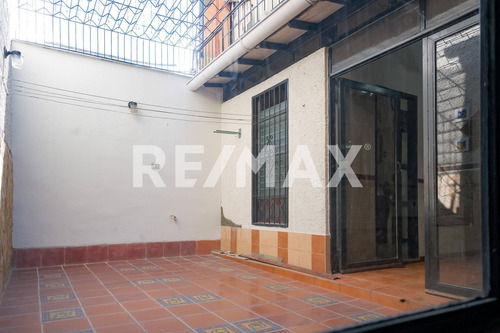 Imagen 5 de 13 de Casa En Venta Trigal Norte Calle Cerrada , Las Clavellinas