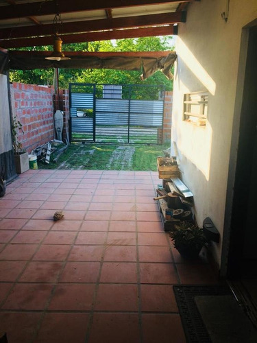 Imagen 10 de 12 de Casa 2 Dormitorios 1 Baño En Venta 375mts2 - Villa Parque Sicardi