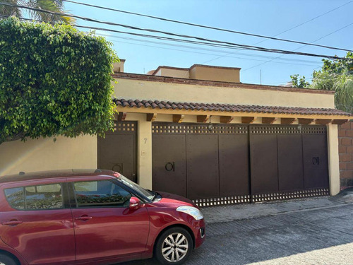 Casa Sola En Lomas De Atzingo, Cuernavaca, Morelos - Iti-2048-cs*