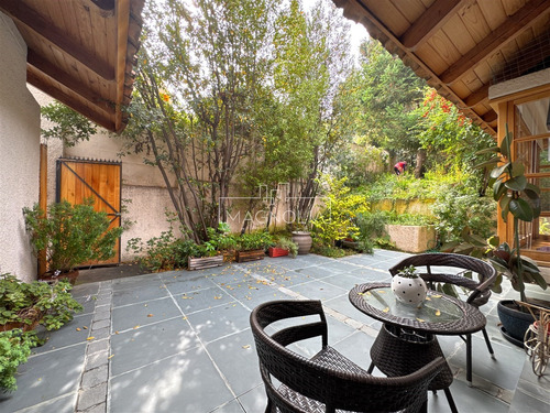 Casa En Venta De 7 Dorm. En Las Condes