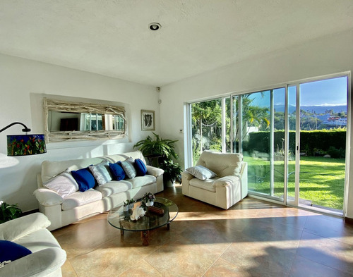 Casa En Venta En Lomas De Atzingo, Cuernavaca