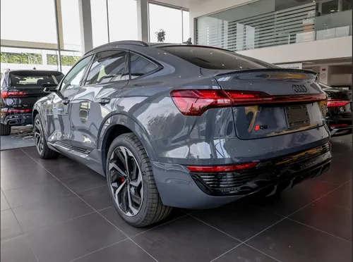 Audi Q8 Sportback E-Tron 0.0 55 S-Line Quattro