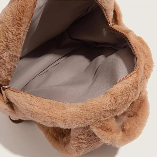 Linda Mochila De Peluche Para Muñecas Capibara