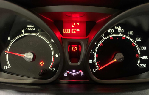 Ford Fiesta Kinetic Design 1.6 Design 120cv Titanium 2012