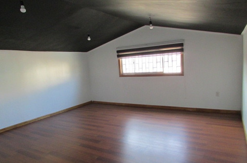 Se Vende Acogedora Casa, A Cuadras De La Municipalidad De Cu
