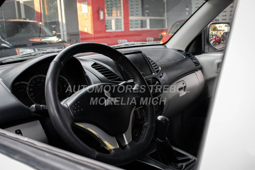 Mitsubishi L200 2.4 Cabina Doble 4x2 Mt