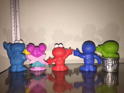 Plaza Sesamo / Lote De 5 Figuras / Come Galletas Elmo (Usado)
