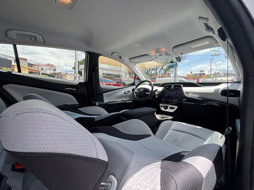 Toyota Prius 1.8 Base Cvt
