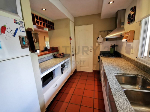 Imagen 9 de 30 de Casa De 3 Dormitorios, Parque Y Pileta En Venta En Campos De Roca