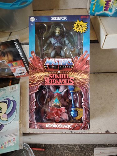 Master Of The Universe Stranger Things Demogorgon & Skeletor (Usado)