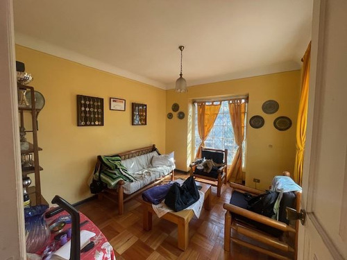 Casa En Venta De 4 Dorm. En Ñuñoa