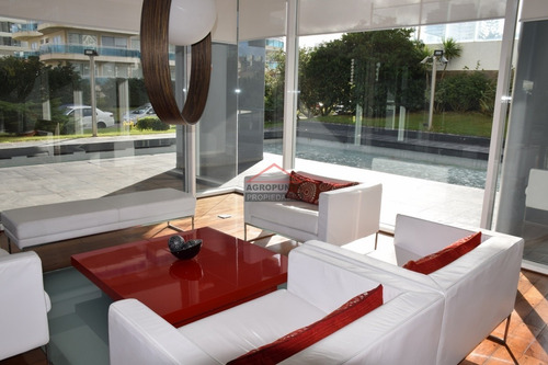 Apartamento En Brava, 3 Dormitorios *- Ref: 4808