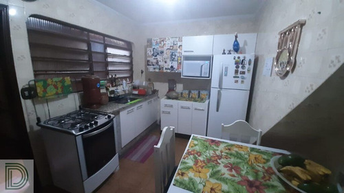 Imagem 12 de 15 de Excelente Sobrado Com Duas Suítes, Sendo Uma Com Closet - Di27742