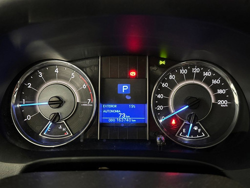 Toyota Hilux SW4 2.7 SR 7 LUGARES 4X2 16V