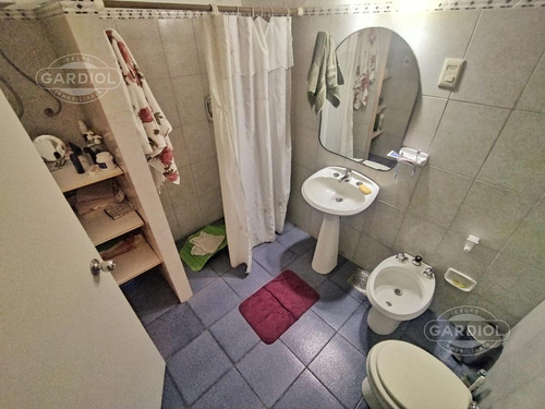 Venta De Casa 3 Dormitorios Con Garaje - Reducto