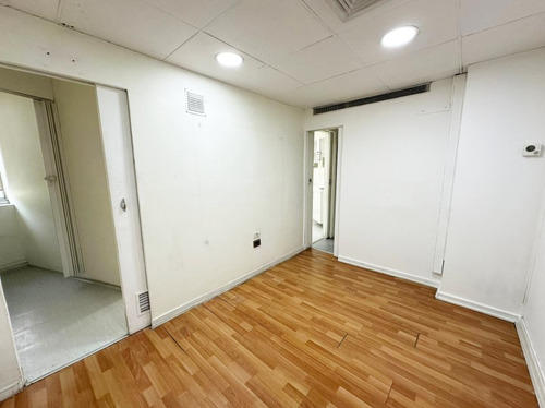 Oficina De 4 Privados Y 2 Baños Con Resolución Seremi