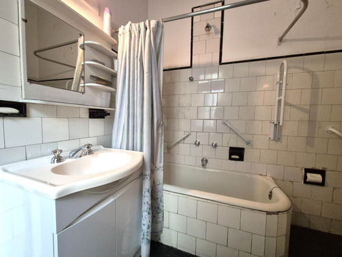 Casa En Venta Sobre Lote Propio. Dos Propiedades En Block