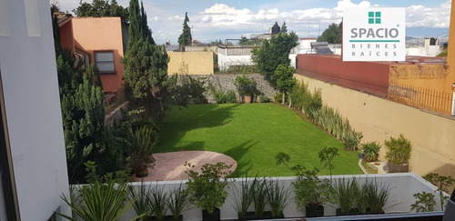 Imagen 2 de 18 de Venta Casa En Condominio Con Terraza Y Jardín