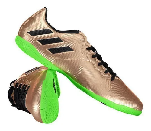 Chuteira futsal sale dourada infantil