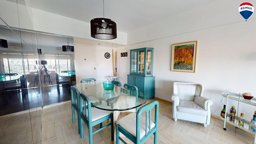 Venta 4 Amb Piso Alto Con Cochera En Colegiales