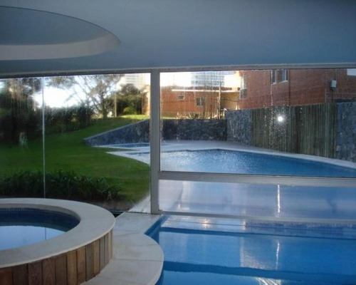 Venta De Apartamento 3 Dormitorios En Playa Brava,