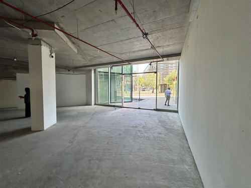 Local Comercial En Arriendo En Apoquindo / Av. Las Condes
