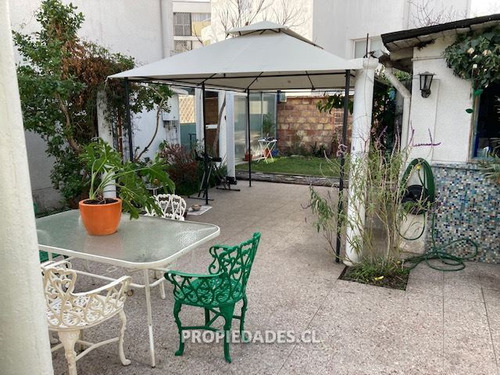 Casa En Venta En Ñuñoa
