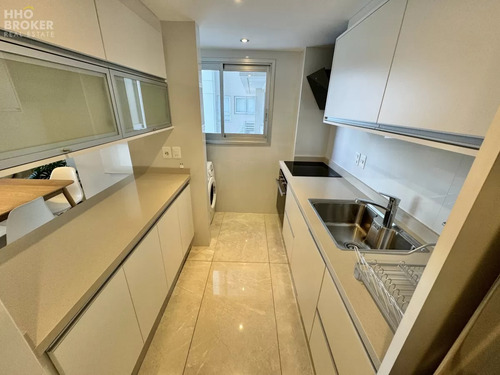 Departamento En Venta. Punta Del Este. Playa Mansa.