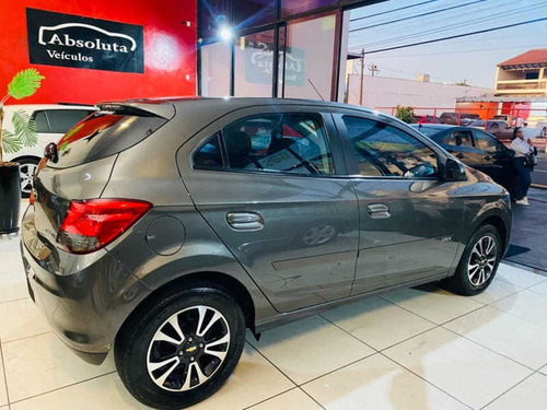 Imagem 5 de 15 de Chevrolet Onix Ltz 1.4 Mpfi 8v 4p Aut. 2015