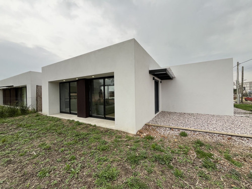 Venta De Casa A Estrenar 3 Dormitorios Piedras Del Chileno (ref: Iea-1734)