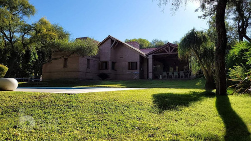 Imagen 19 de 29 de Venta Casa En Lomas De La Carolina Con 4 Dormitorios Y 5 Baños, Impecable!!!