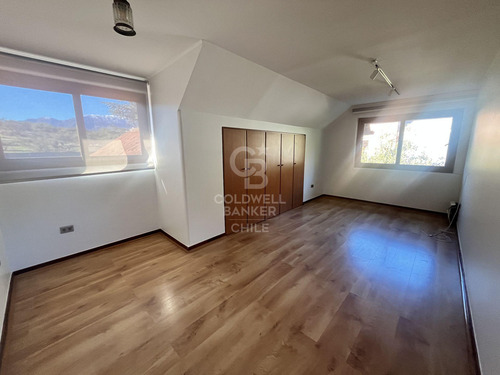 Casa Cercana A Colegios En Lo Barnechea