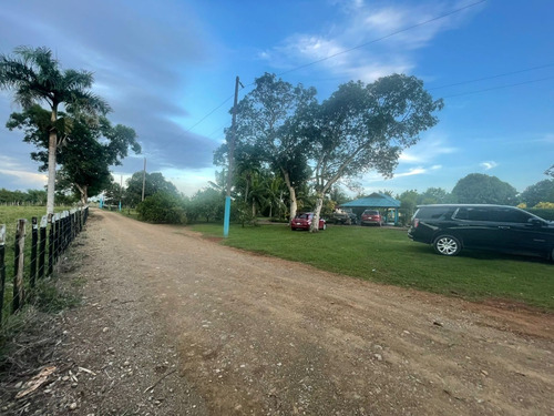 Finca Ganadera Y Agricola En Bayaguana 855t Areas Con Piscina Y Casa 1km Y Medio De La Via Principal