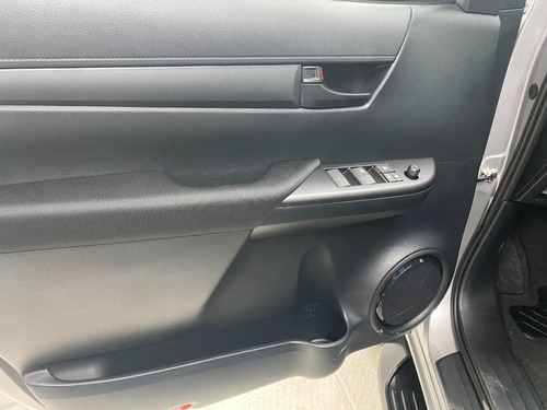 Imagen 6 de 11 de Toyota Hilux Sr T/m 2021 Nueva De Agencia