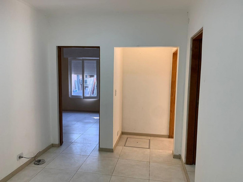 Imagen 8 de 14 de Venta- Casa Reciclada A Nueva