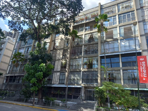 Hermoso Y Amplio Apto En La Urbanización El Bosque Chacao. Rafa 