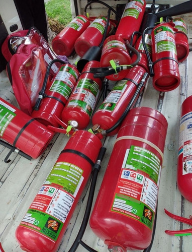 Imagen 5 de 9 de Extintor Pqs De 10 Libras Instalado A Domicilio Quito