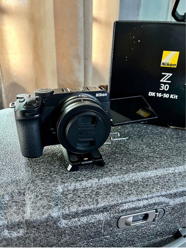 Camara Nikon Z30 Mirrorless Con Lente 16-55mm