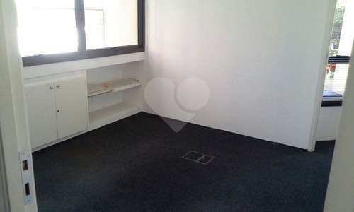 Conjunto Com 70m² De Área Útil, Com 2 Wcs Masculino E Feminino, Copa E Vagas Na Garagem - 353-im121730